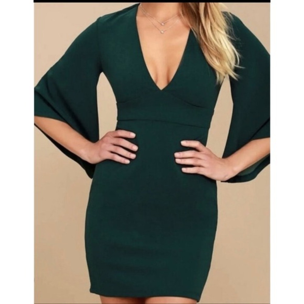 Deep Green V-Neck Sheath Dress with Flared Sleeves
